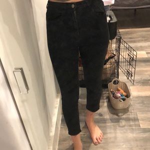 Black skinny crop jeans